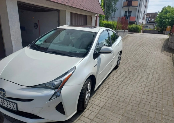 Toyota Prius cena 63000 przebieg: 90000, rok produkcji 2017 z Toruń małe 596